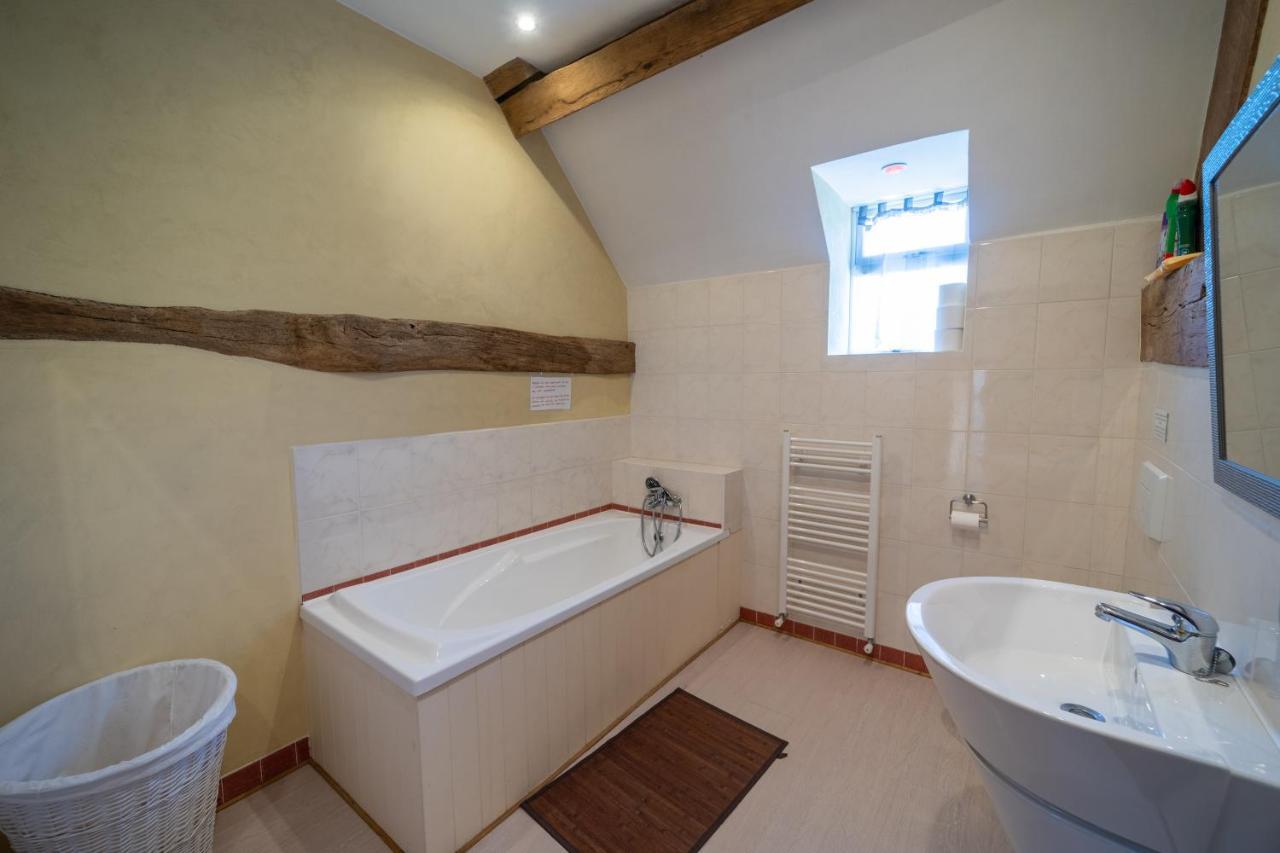 Maison la touchardiere Barenton Extérieur photo