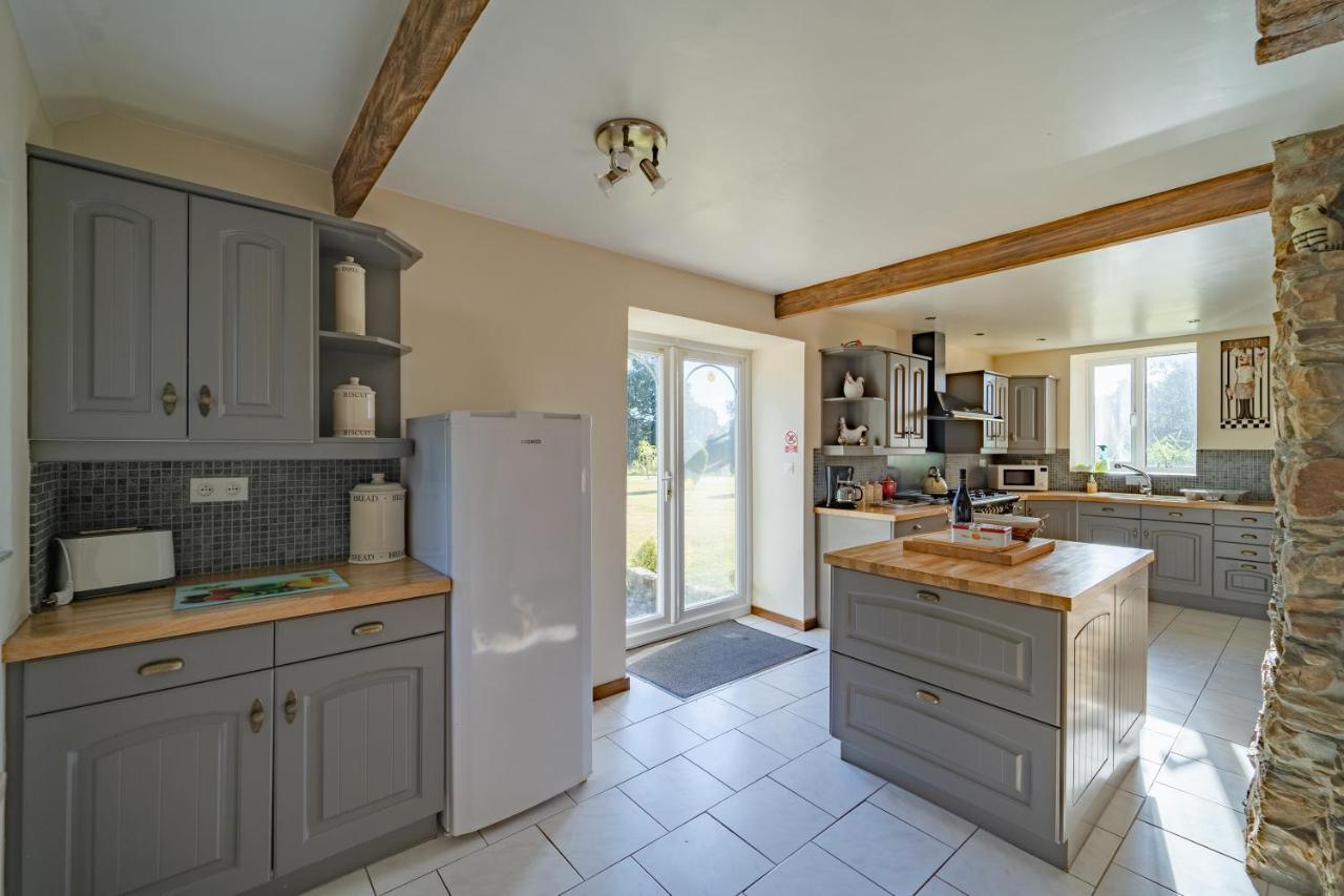Maison la touchardiere Barenton Extérieur photo